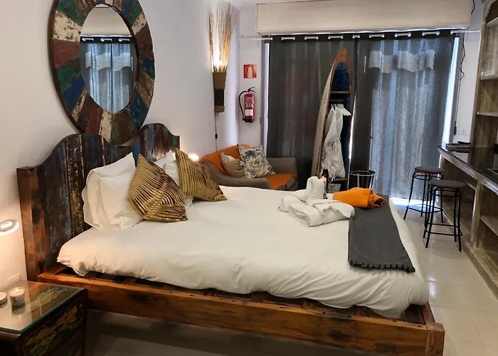 Surf Pod - - 100m From