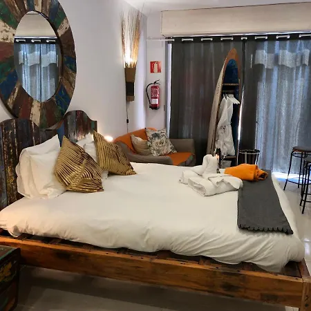 Surf Pod - - 100m From