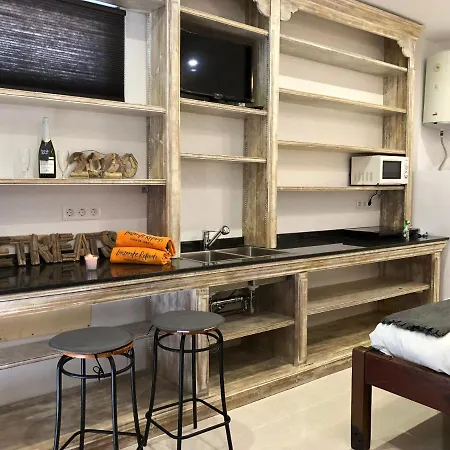 Apartment Surf Pod - - 100m From